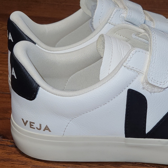 Veja Recife Logo Men’s 10/EU 42 White Black Velcro Leather Sneakers - Picture 9 of 13
